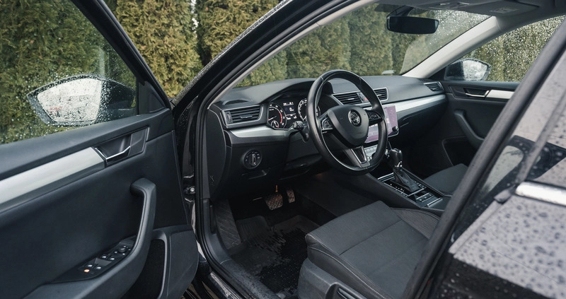 Skoda Superb cena 74998 przebieg: 158226, rok produkcji 2017 z Kolbuszowa małe 742